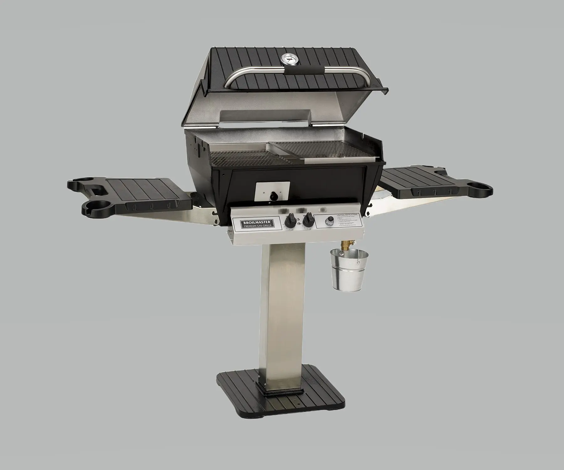 Broilmaster Q3X on Silver post