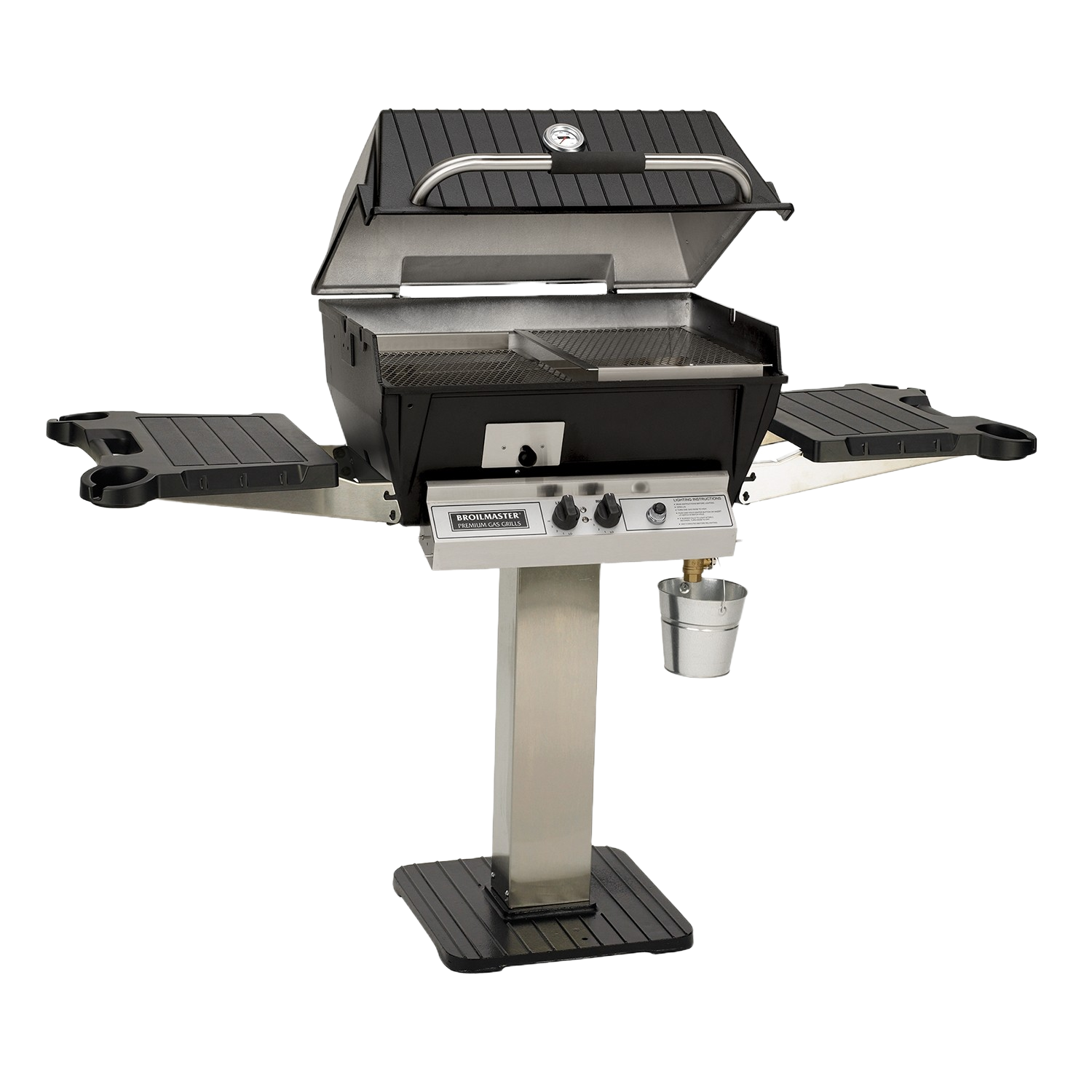 Broilmaster Q3X close-up with shelves on post