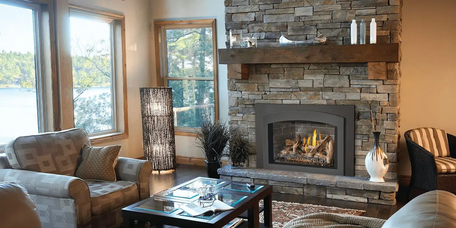 Napoleon Oakville living room by lake